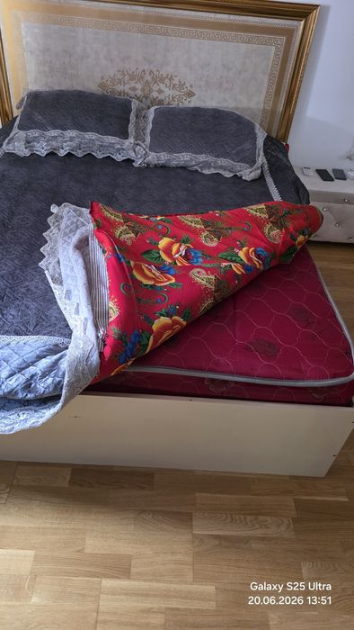 Спальный кровать.  Украйна. Срочно.
