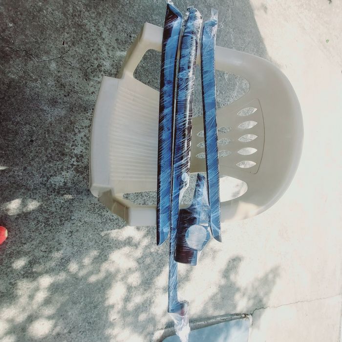 Части за ауди а4 б6  има и врати оборудвани черен металик