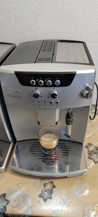 Espresor cafea DeLonghi magnifica
