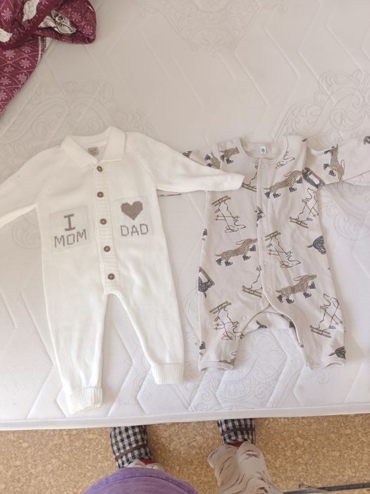 Вещи для ребенка и конверты