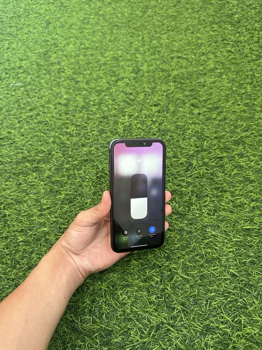 Продам iPhone 11 64GB