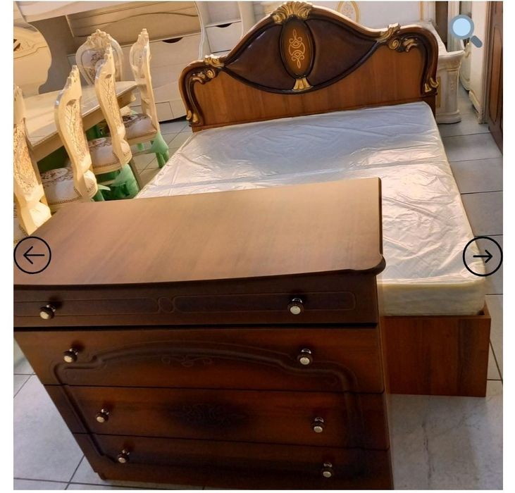 Спальный гарнитур