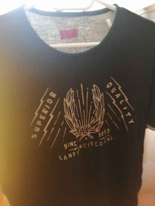 Vând tricouri Levi Strauss originale