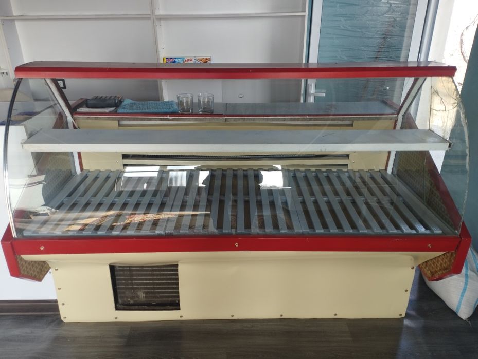 Холодильник витрина