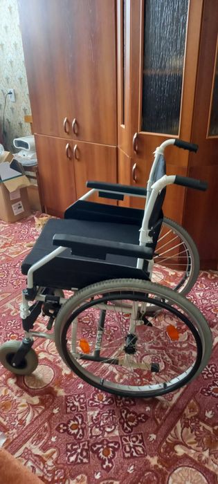 Продам коляску инвалидную