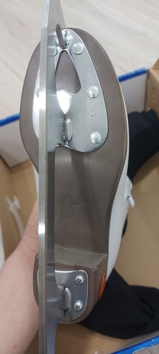 Продам коньки 32 размер