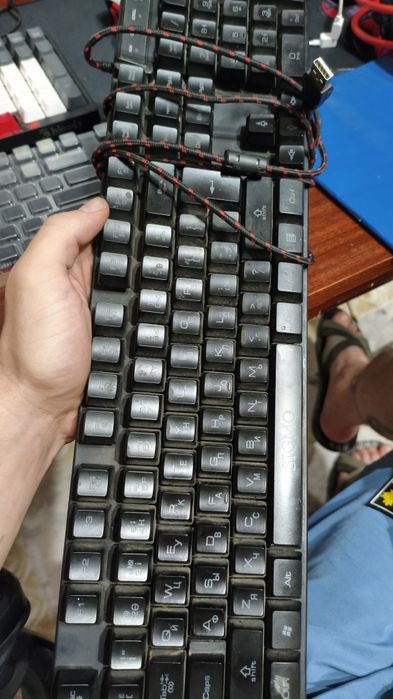 Продам клавиатуру