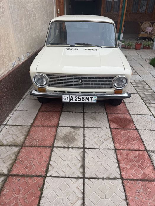 Автомобиль ВАЗ 21011