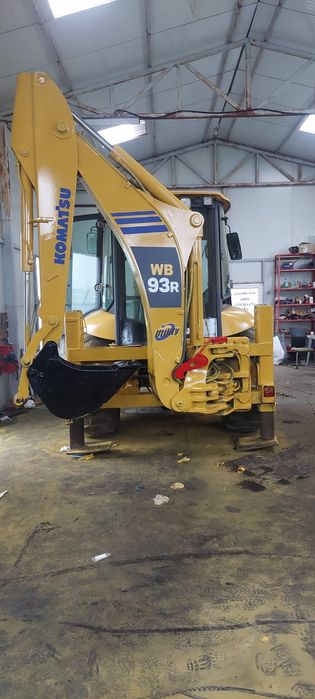 Komatsu WB  93R5