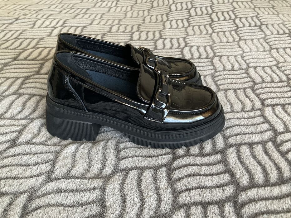 Pantofi piele lăcuită