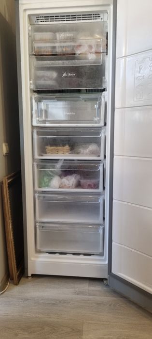 Продам Морозильную камеру Imdesit NoFrost