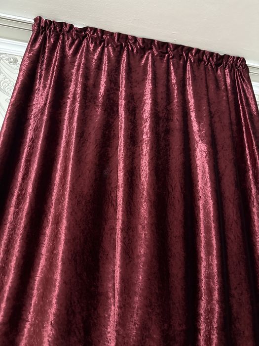 Продам шторы в красивом бордовом цвете