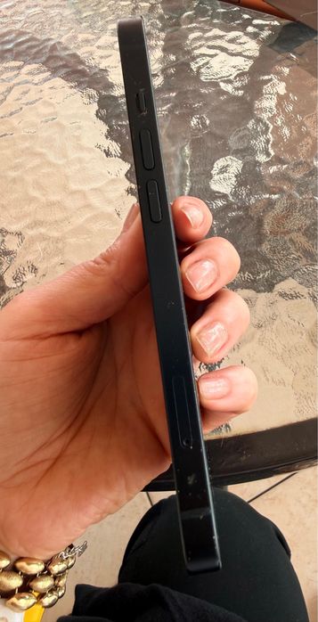 Iphone 16 pro  si iphone 13