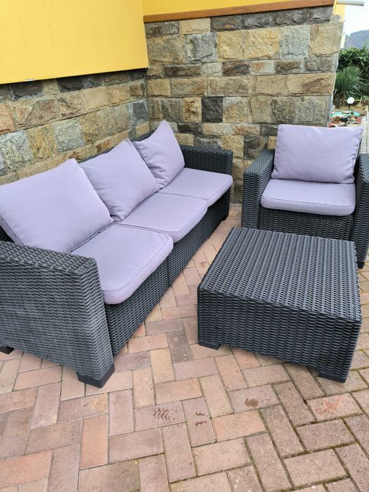 Комплект от Пластмасов щампован ратан.