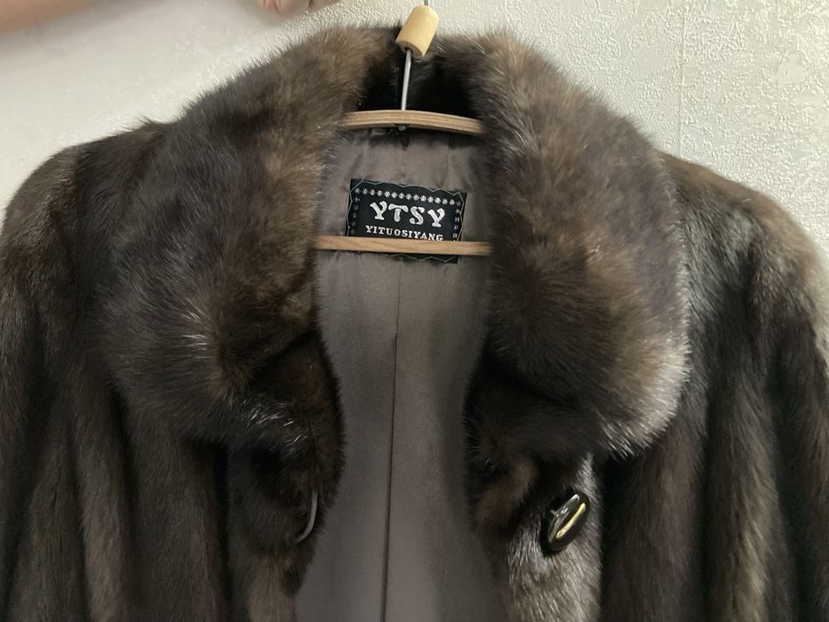 Продам женскую шубу