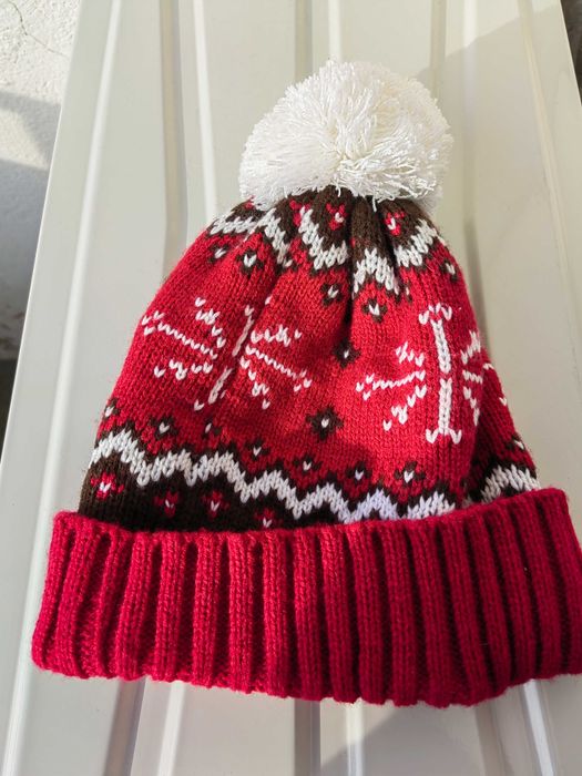 Коледни зимни шапки , само за хората  с коледен дух !