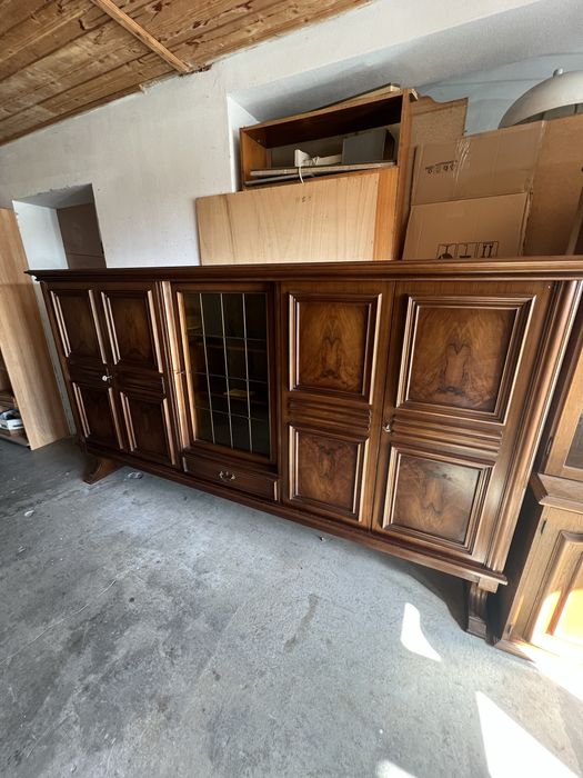Biblioteca cu insertii de lemn, culoare nuc