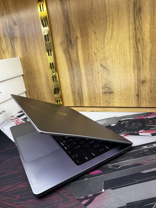 MacBook M1 Pro 16/512