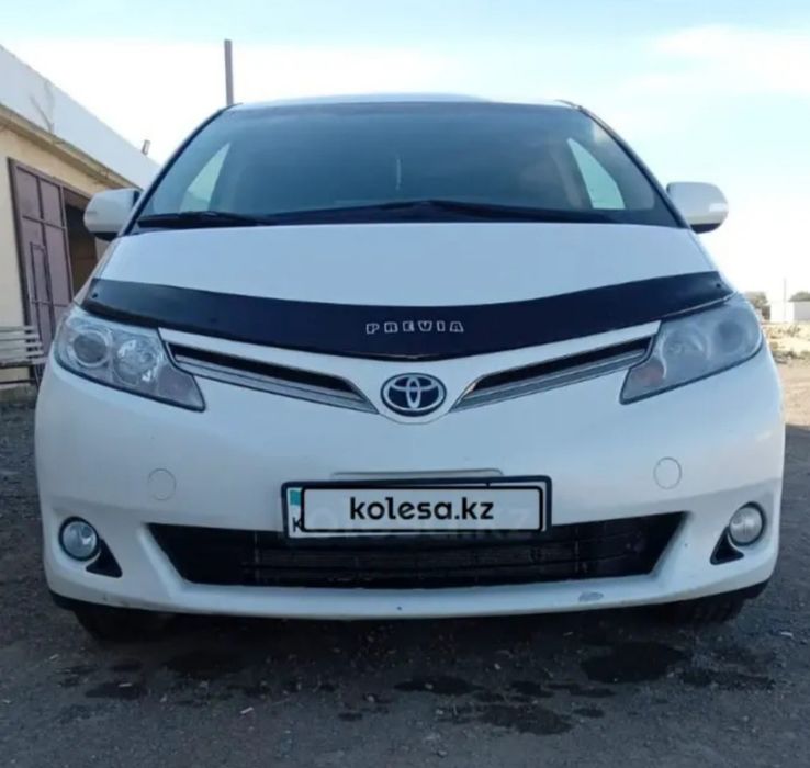 Продам Тойоту Превия 2014 года