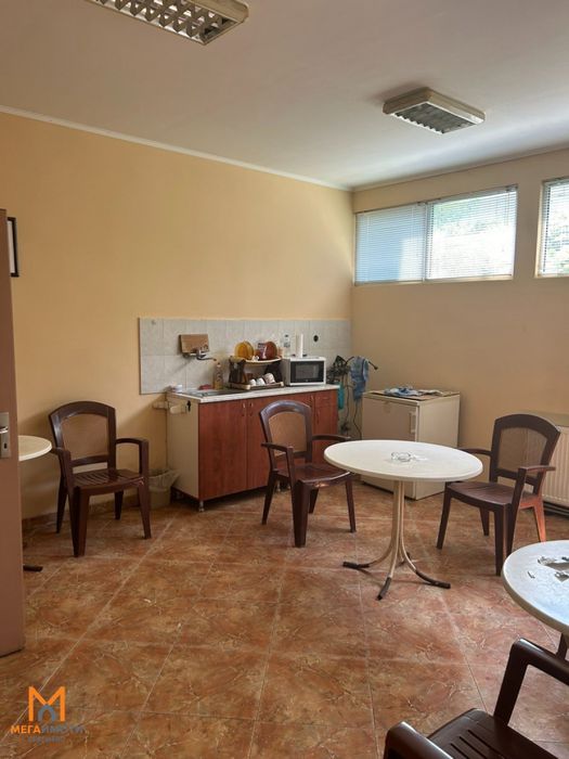 Дава под наем гр. Севлиево - гр. Севлиево 1000m²