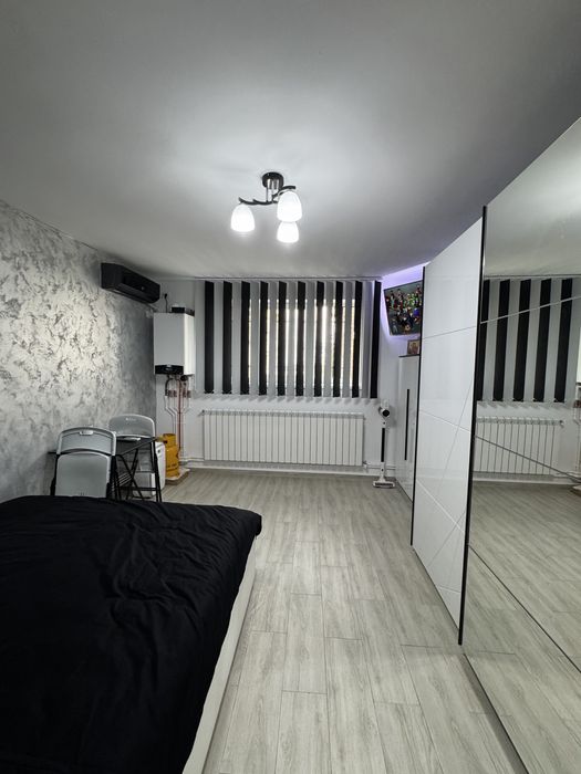 Garsoniera de vânzare