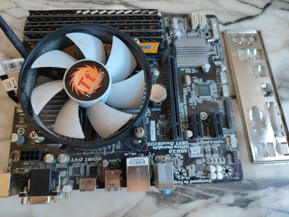 Дъно GIGABYTE B85M-DS3H + Intel® Core i7-4770 +16gb ddr3