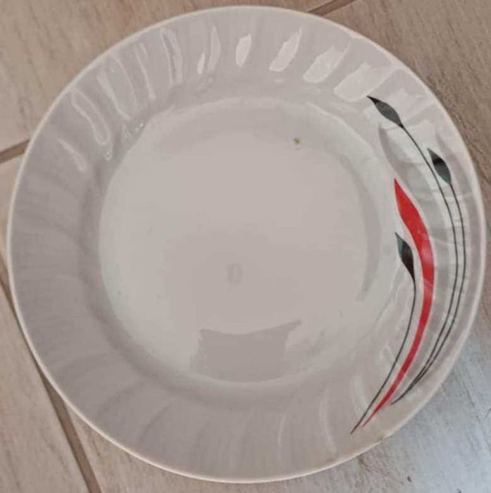 Български порцеланови чинии