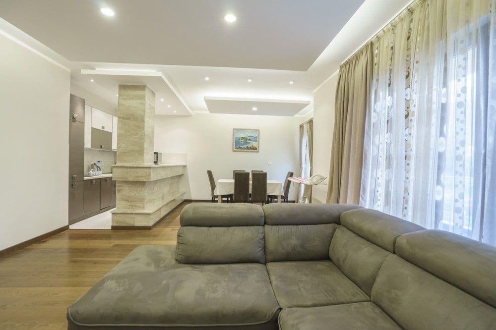 Тристаен апартамент в кв. Сухата река