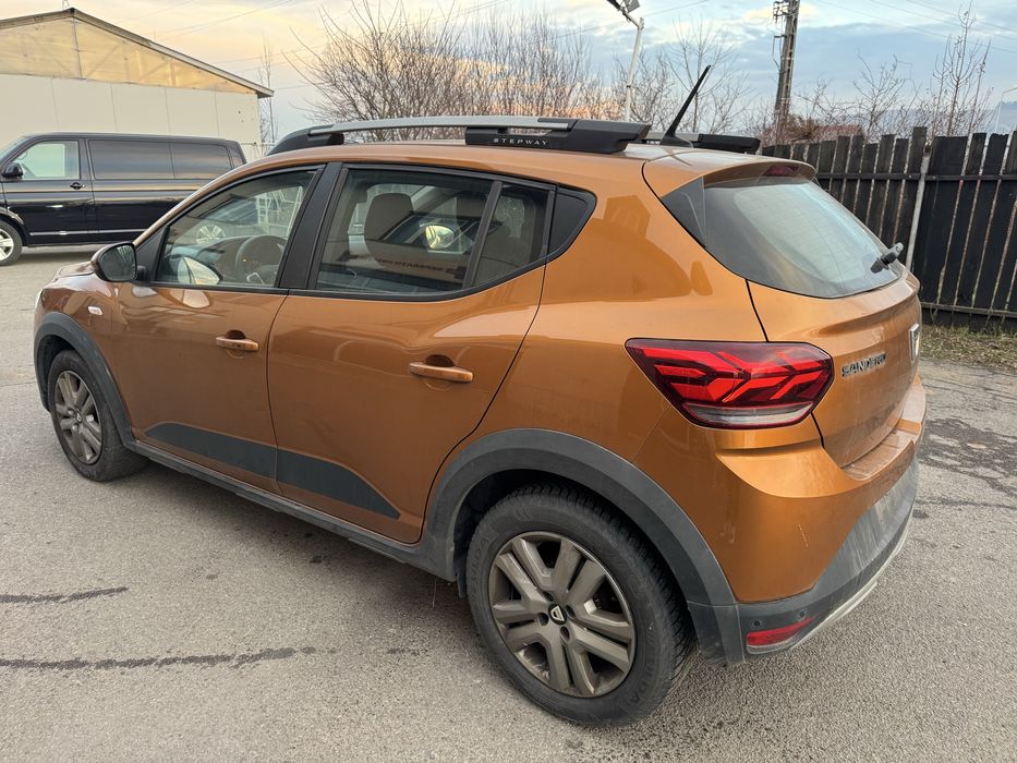 Vand dacia sandero stepway avariat
