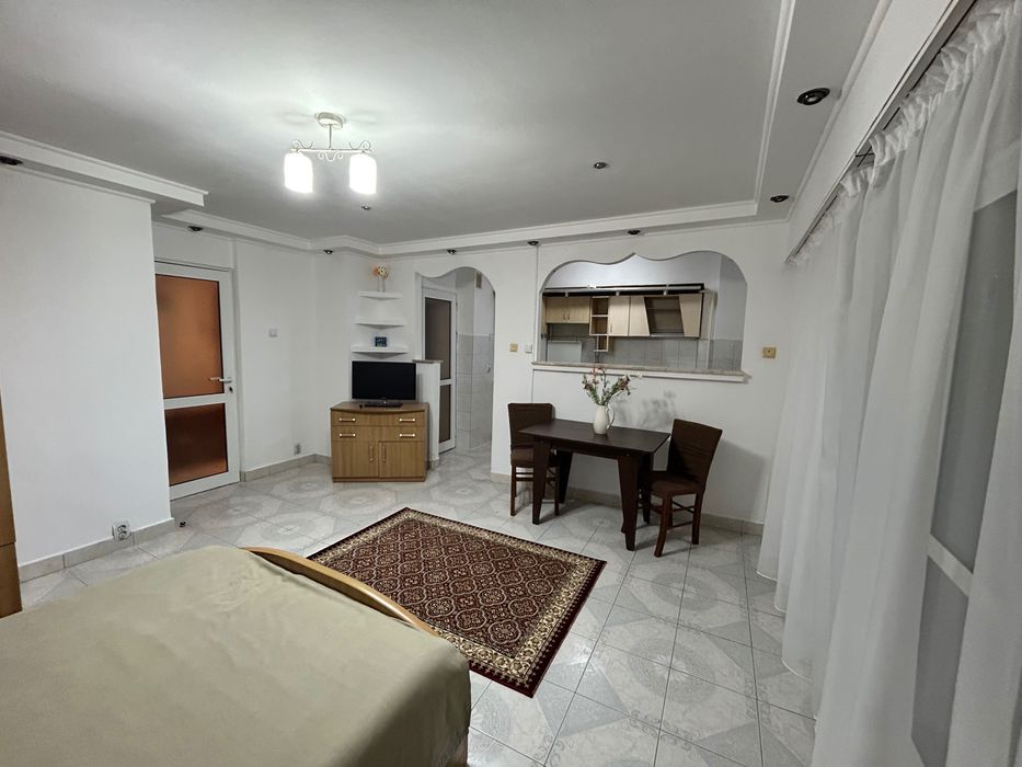 Închiriez apartament -Nicolina
