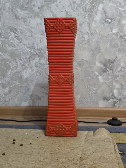 Продам вазу керамическую