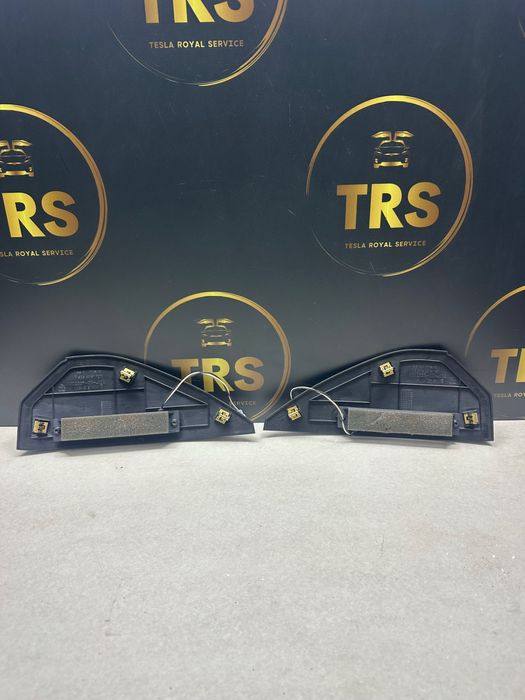 Облицовка на табло Tesla Model S