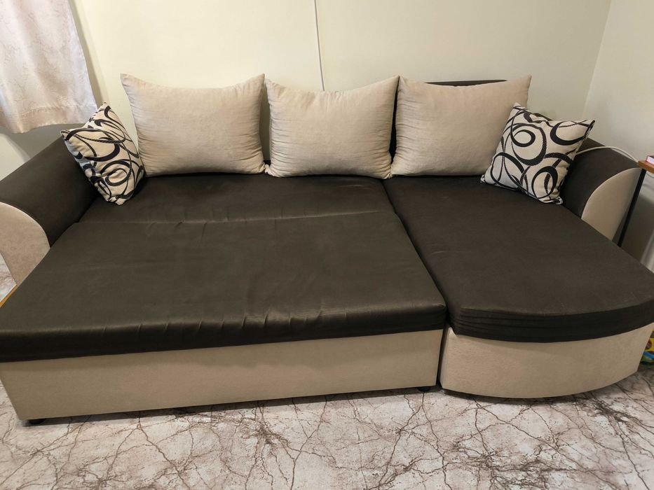 Разтегателен диван