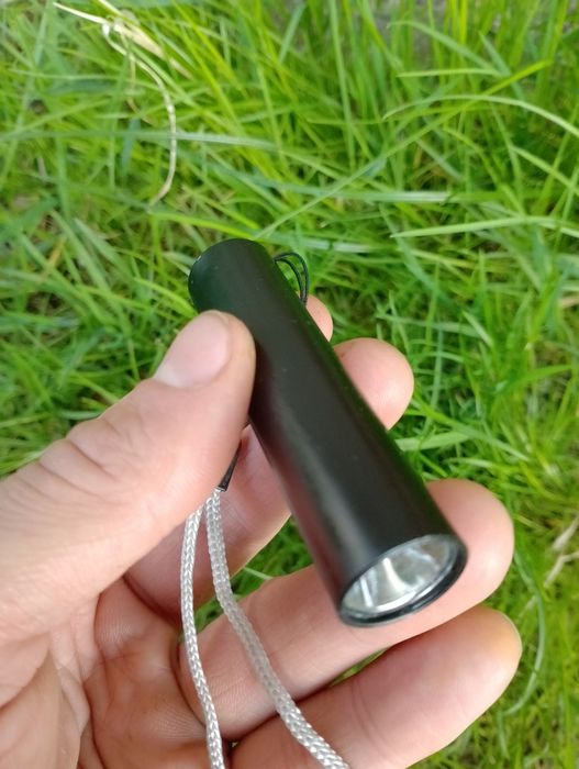 Lanterna led cu acumulator slim