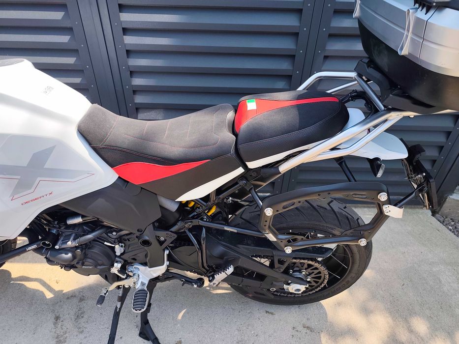 Ducati Desert X 2025