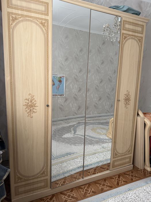 СРОЧНО продам комнатную гарнитуру