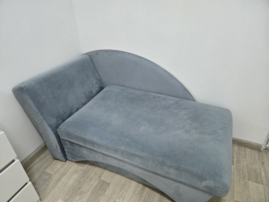 Продам диван компактный