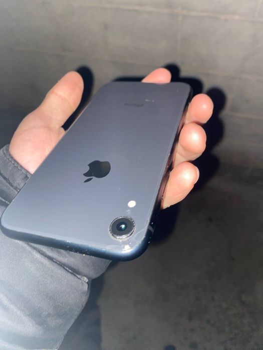Iphone Xr srochna sotiladi