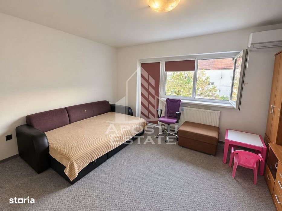 Apartament cu 3 camere,semidecomandat,centrala proprie ,zona Girocului