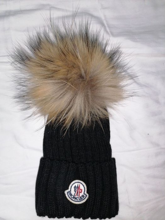 Дамски Зимни Шапки.