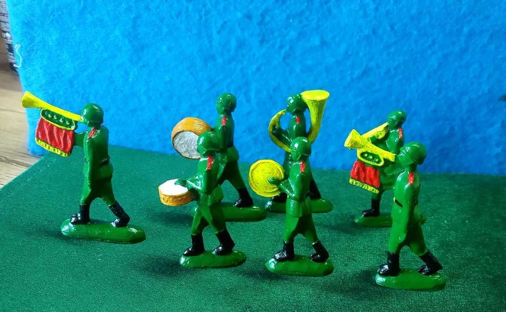 Солдатики  СССР оловянные  1960хгодов 7 шт.