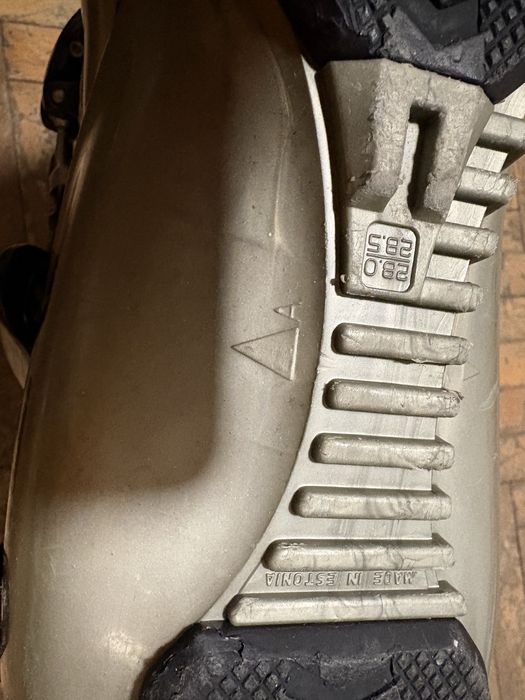 Ски обувки Head.