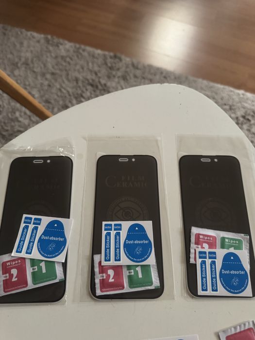Folie sticla privacy iPhone 15 pro Matte Ceramic.