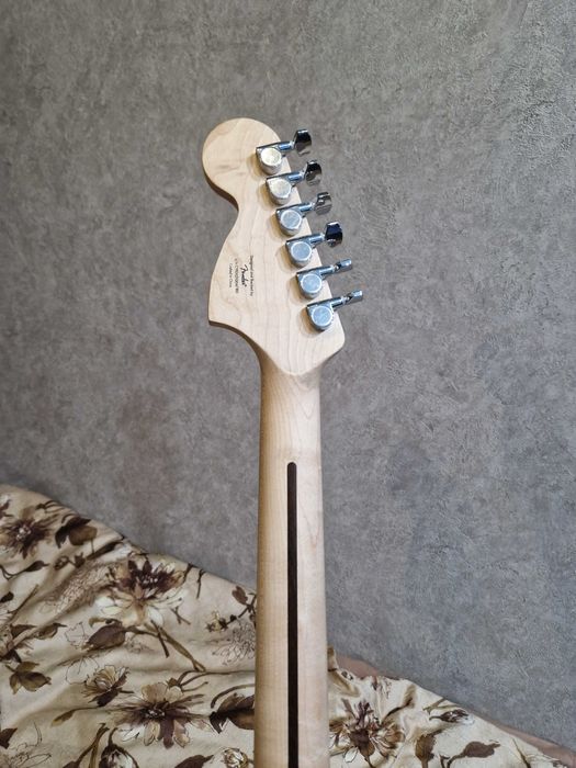 Электрогитара Squier Stratocaster