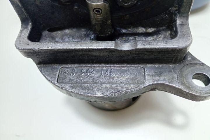 Supapa EGR A642140 Mercedes-Benz CLK-Class C209 seria