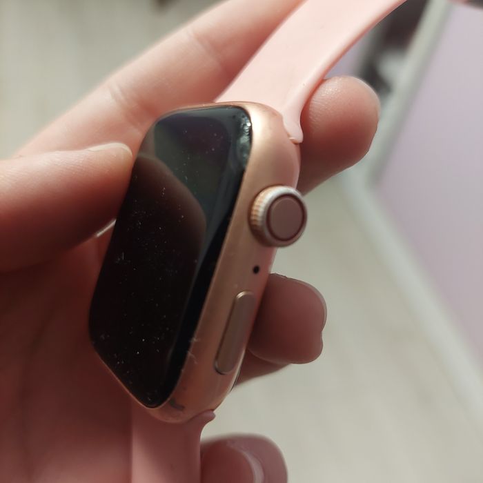 Часовник watch i8