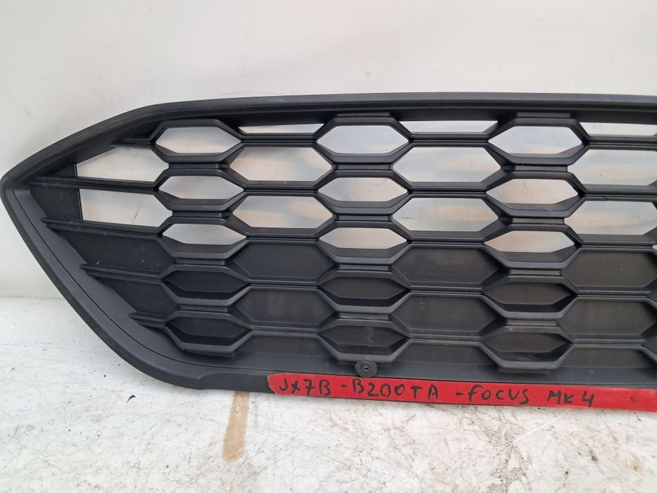 Грил решетка  Ford Focus mk4