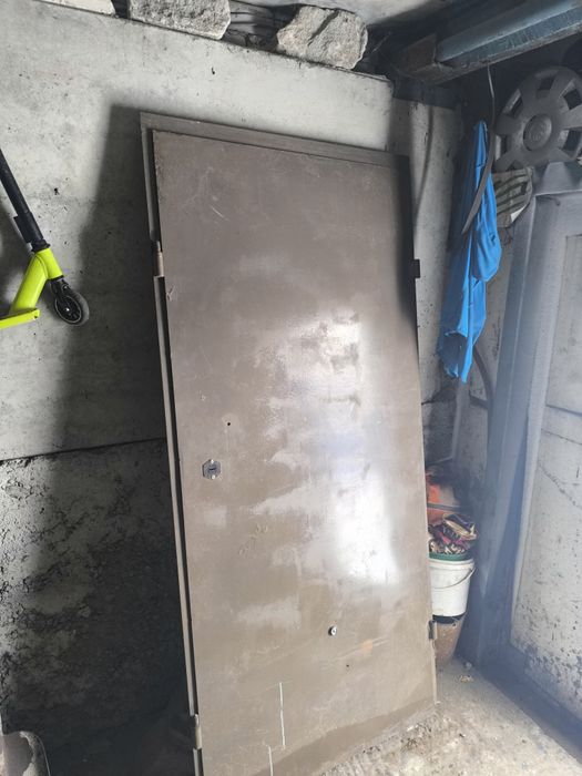 Продам железная дверь