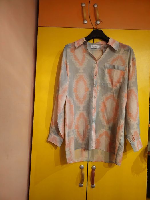 Vand cămașă nou cu eticheta masura 38