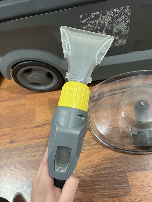 Aspirator profesional Karcher puzzi 10.1 ( 10/1)